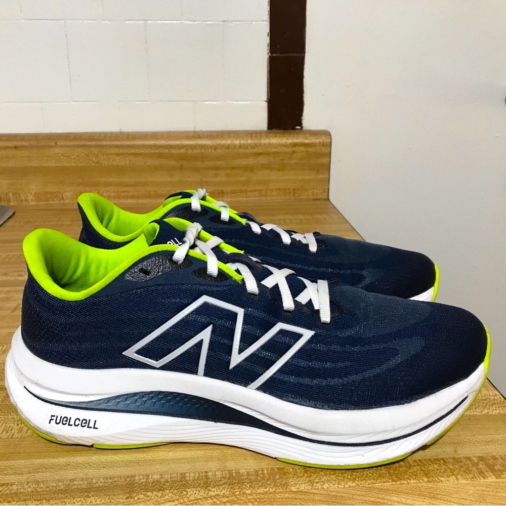 New Balance Fuelcell Walker Elite Size 8 Men